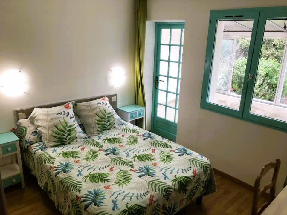 Hotel Les Persedes Lavilledieu  외부 사진