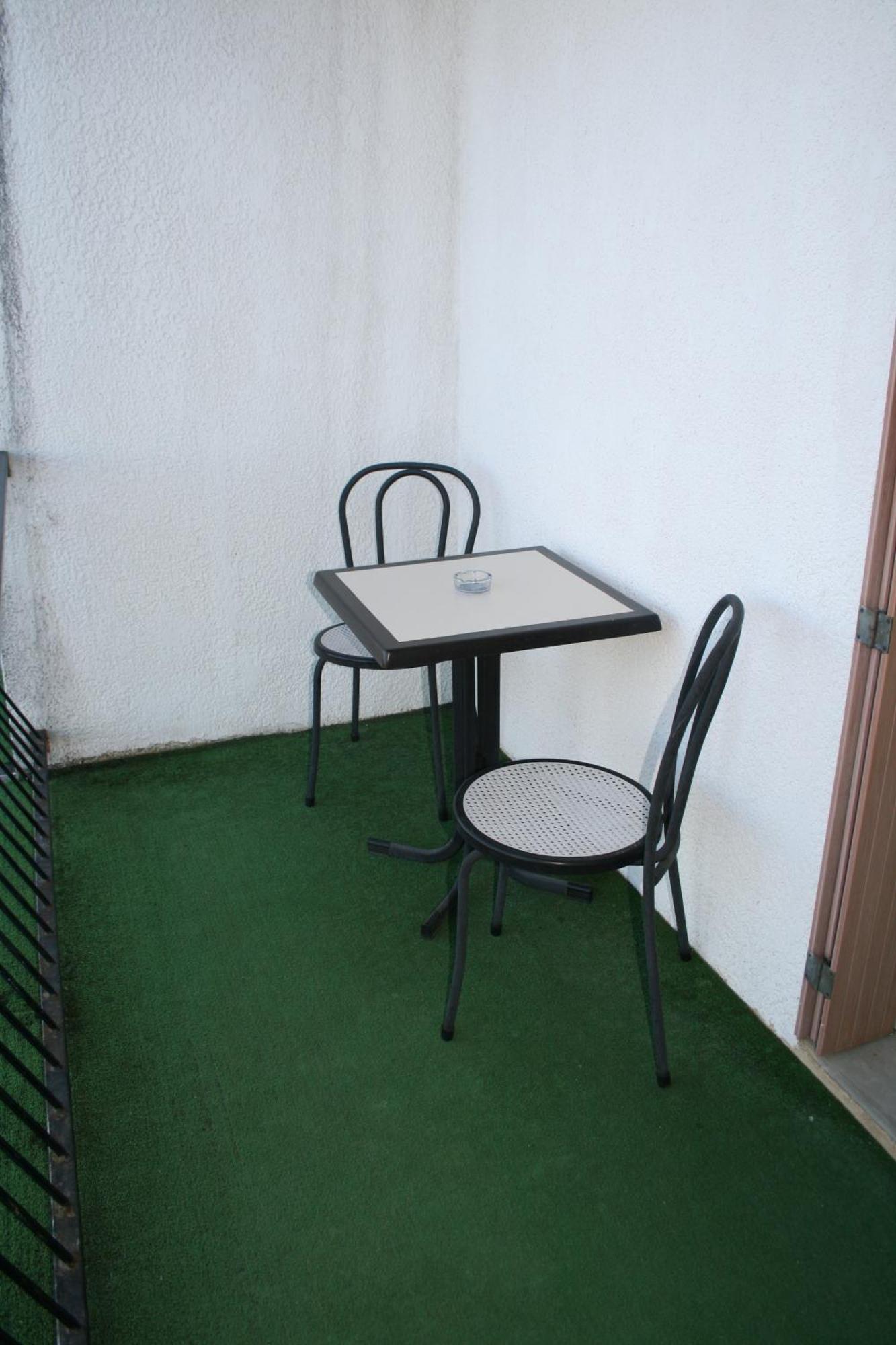 Hotel Les Persedes Lavilledieu  외부 사진