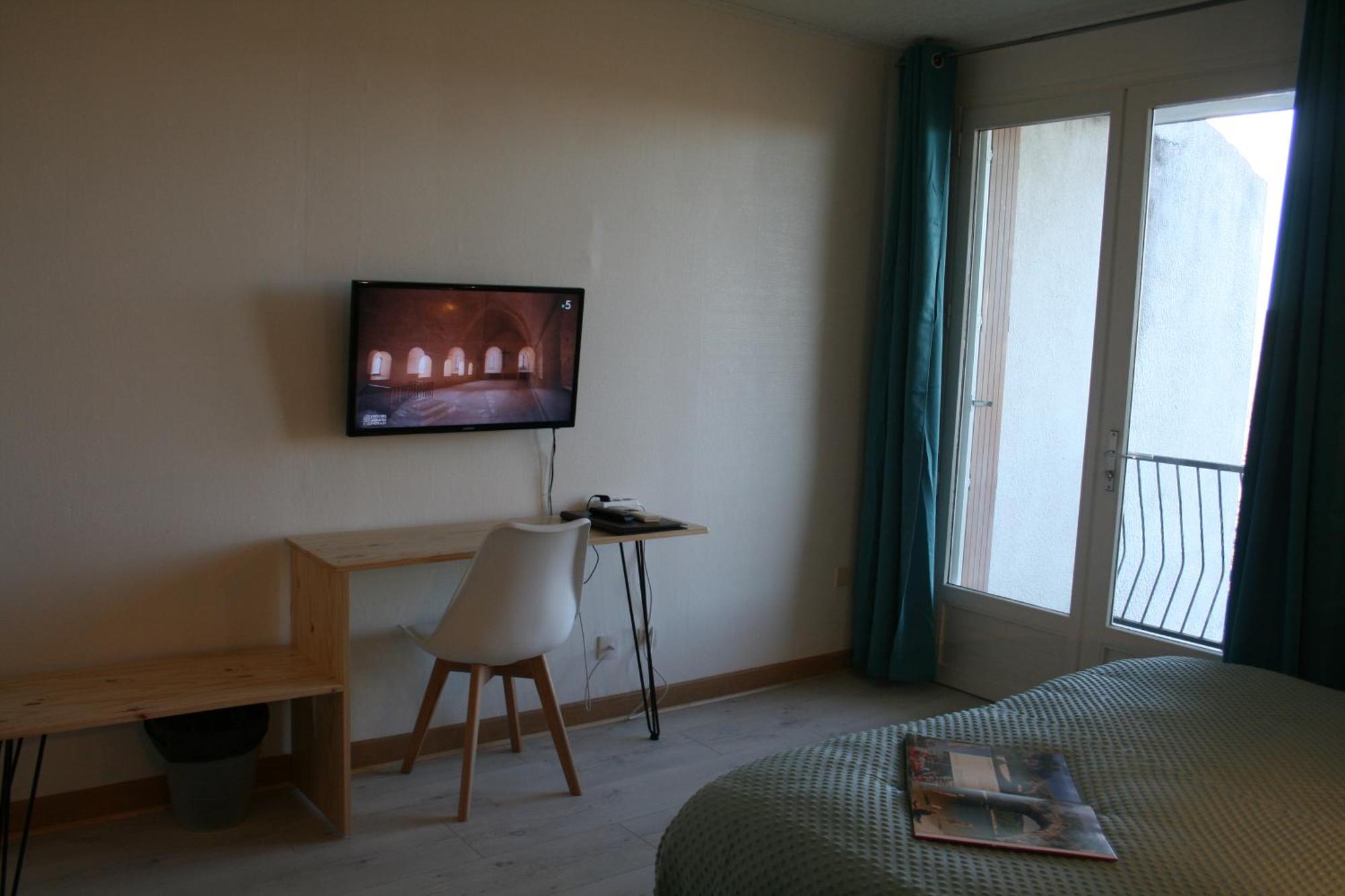 Hotel Les Persedes Lavilledieu  외부 사진