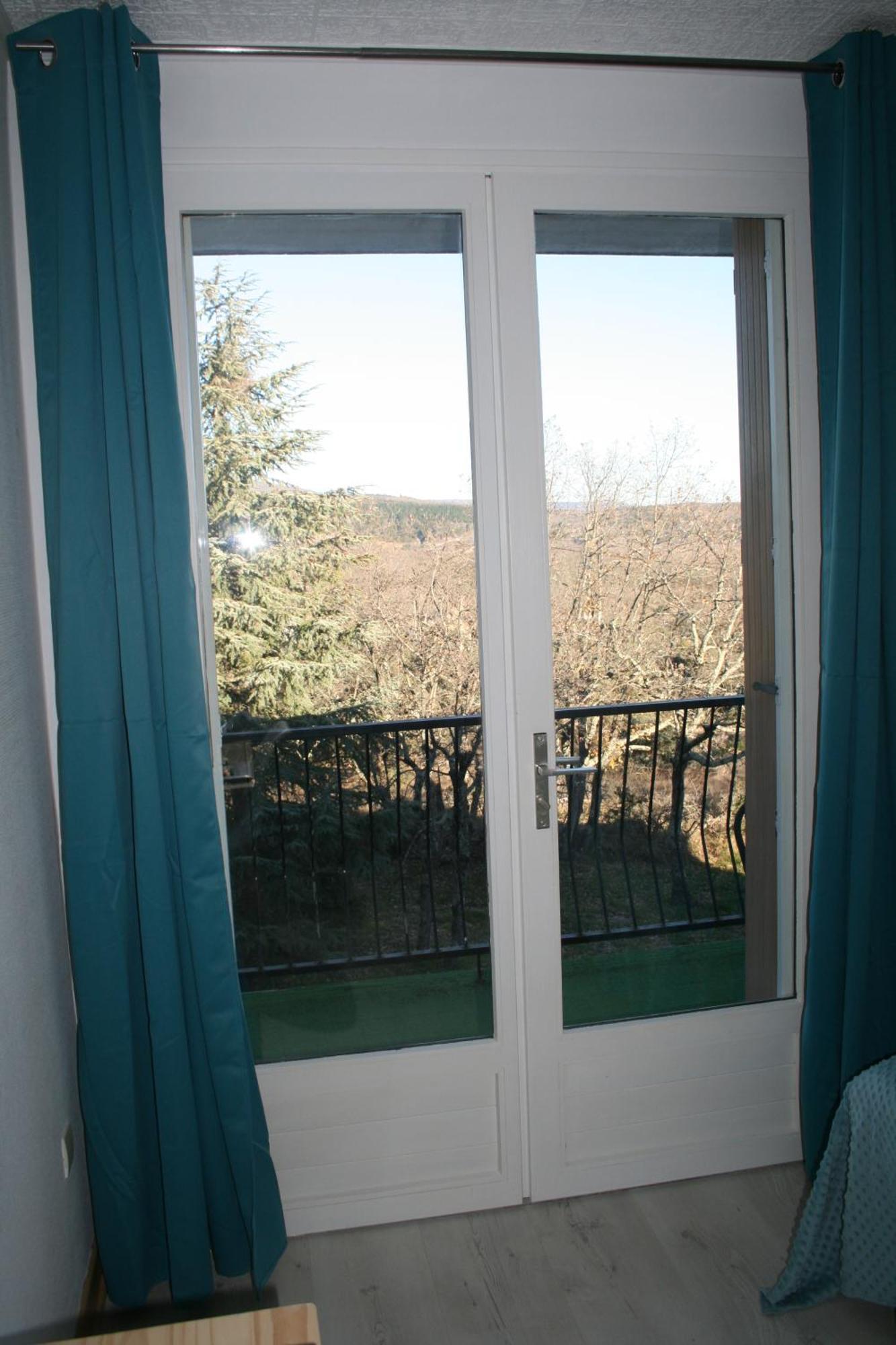 Hotel Les Persedes Lavilledieu  외부 사진