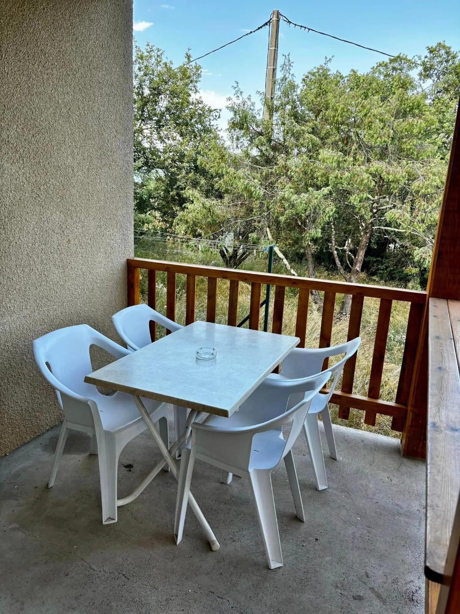Hotel Les Persedes Lavilledieu  외부 사진