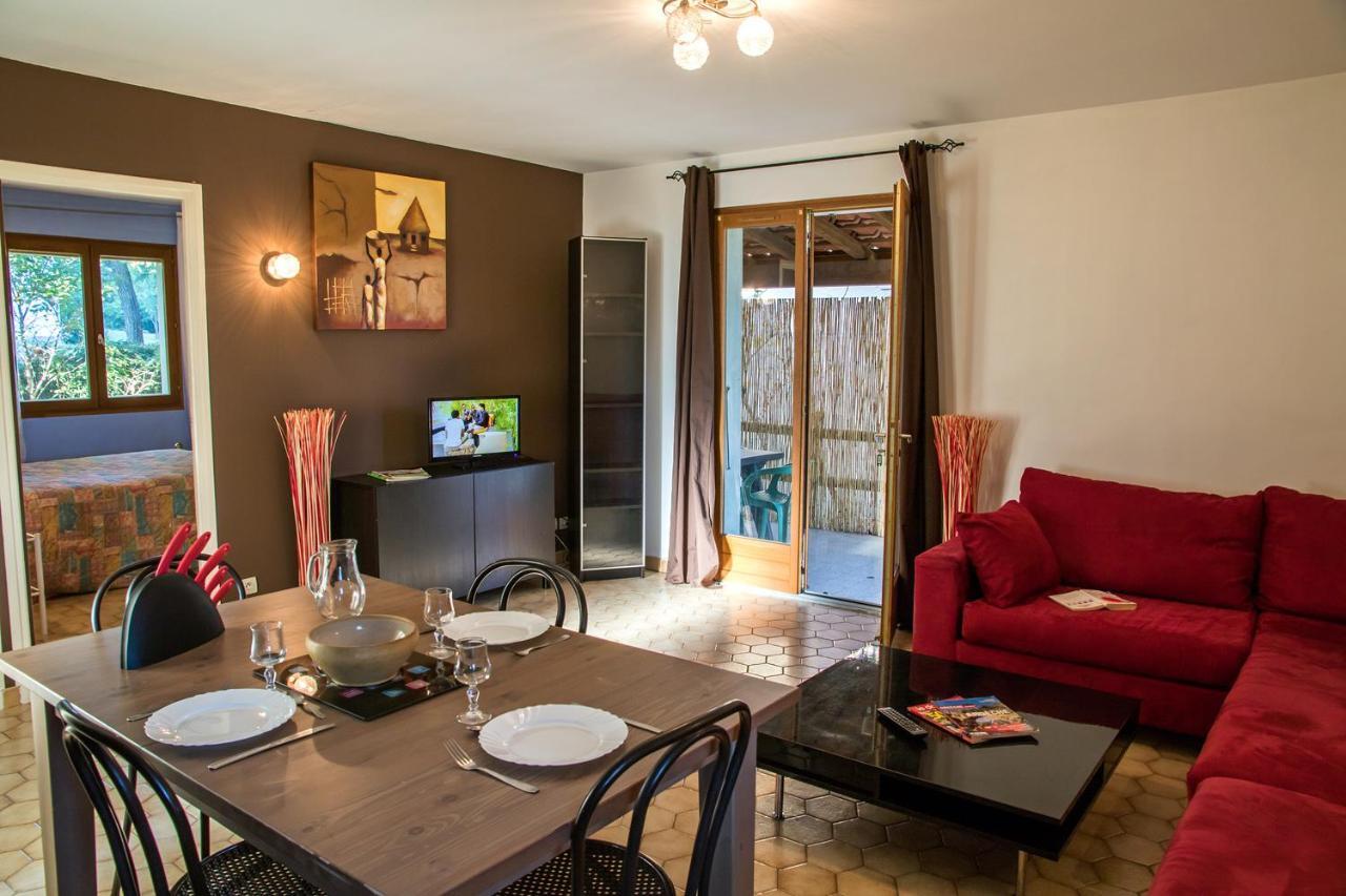 Hotel Les Persedes Lavilledieu  외부 사진